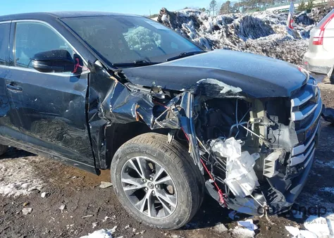 2018 Toyota Highlander Le z USA, uszkodzony, nr VIN 5TDBZRFH4JS820760